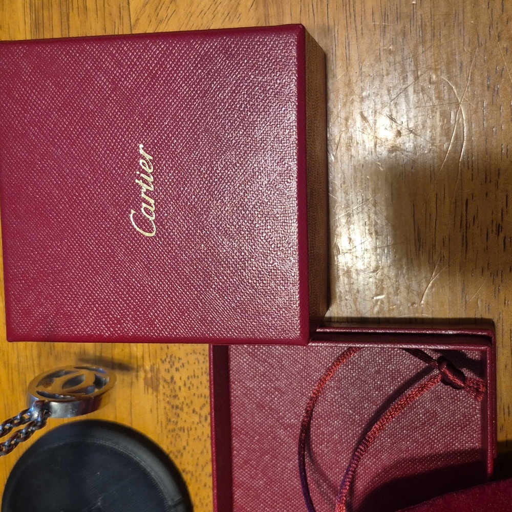 EUC Cartier Key Holder - Picture 5 of 7